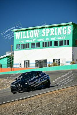 media/Oct-18-2025-Extreme Speed (Sat) [[d6d7e1fef1]]/Group 5/Session 1 (Turn 4)/